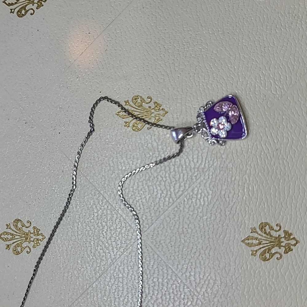 🌼2/$12 Purple Enamel & Pink And White Floral Pendant on Silvertone Chain